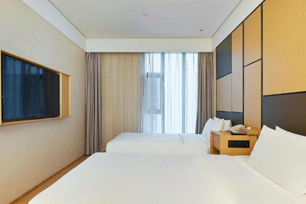 Ji Hotel Shanghai Hongqiao Yan'An XI Road Экстерьер фото