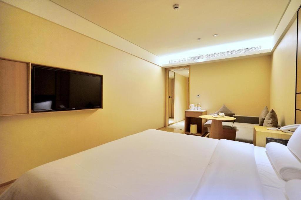 Ji Hotel Shanghai Hongqiao Yan'An XI Road Экстерьер фото