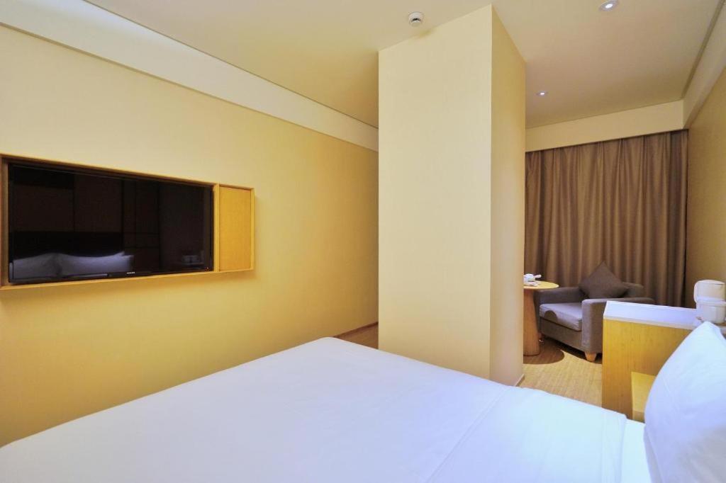 Ji Hotel Shanghai Hongqiao Yan'An XI Road Экстерьер фото