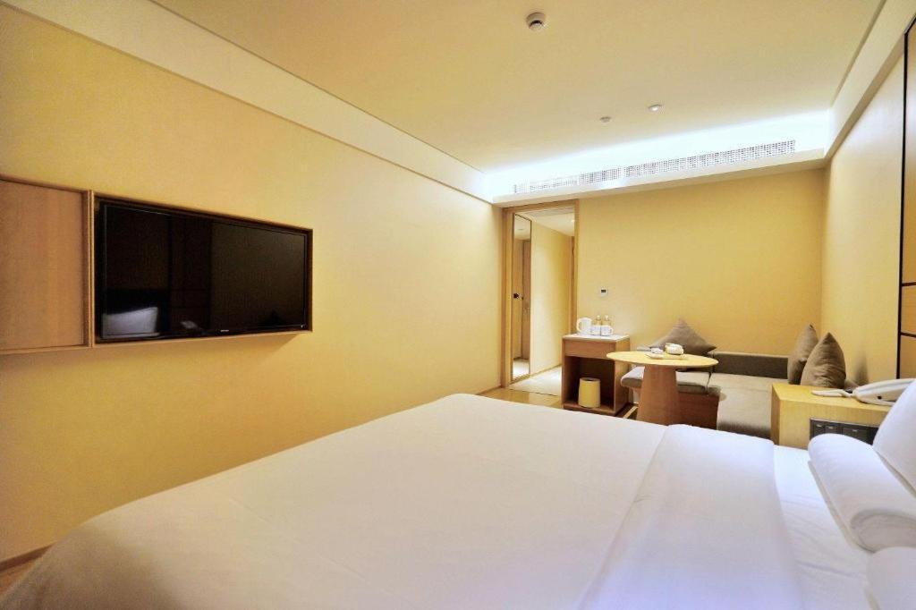 Ji Hotel Shanghai Hongqiao Yan'An XI Road Экстерьер фото