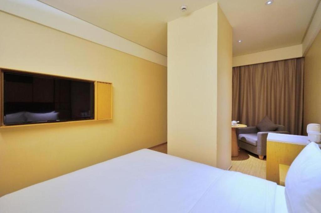 Ji Hotel Shanghai Hongqiao Yan'An XI Road Экстерьер фото